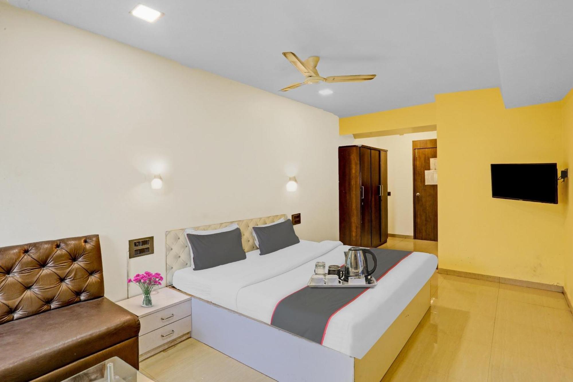 Oyo Salt House Hotel Mumbai Exterior photo